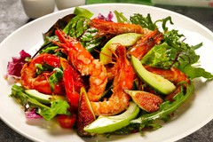 GARLIC PRAWN & FIG SALAD